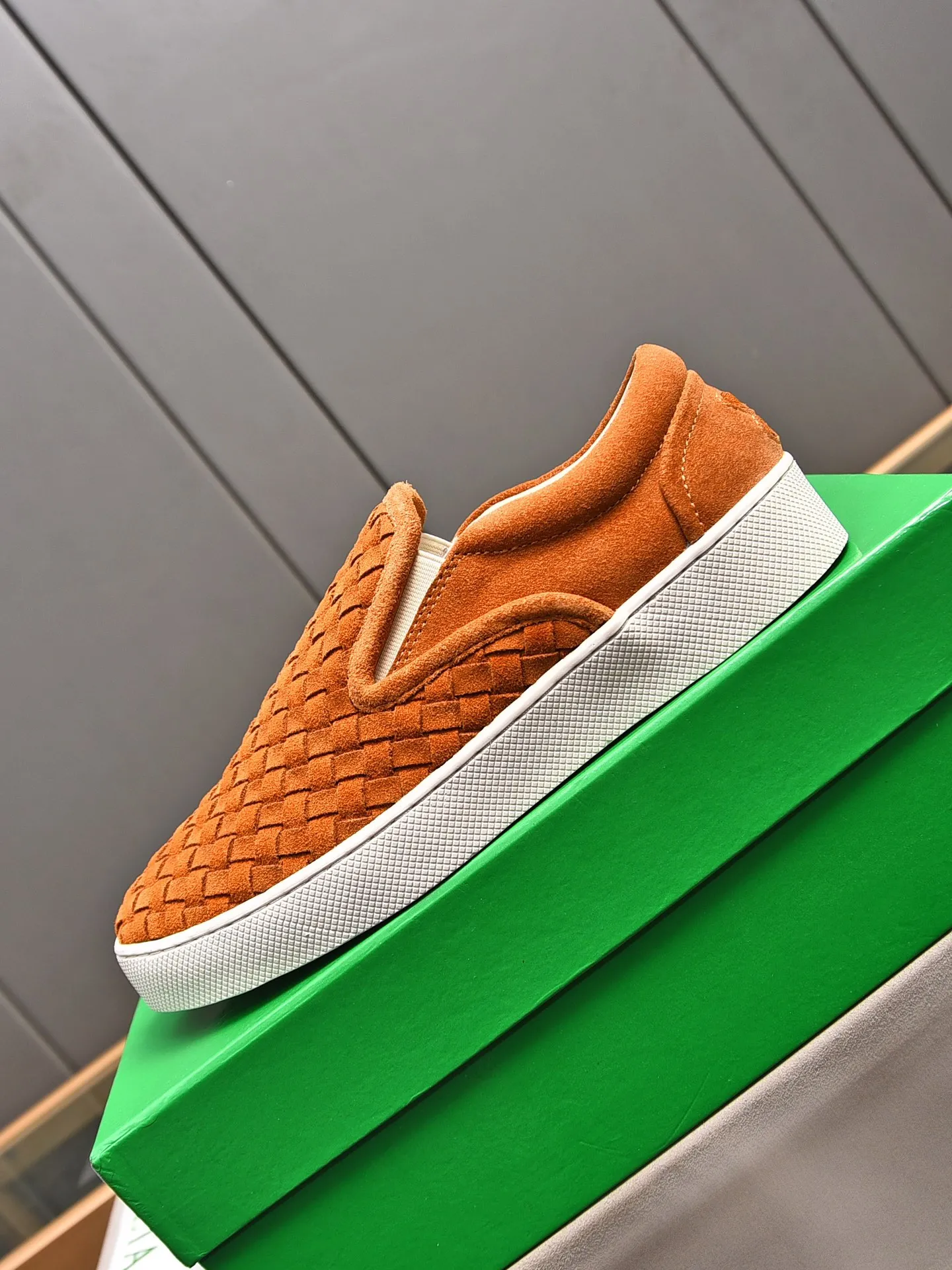 Men's shoes 💰460 [Sleeves series] BOTTEG* VENET* - high-end boutique Size: 38-44 (45 customized) BV new product, first-layer cowhide artificially woven classic style harmoniously blends with contemporary fashion temperament, rubber soles are light and flexible, water-dyed sheepskin pads! [Taobao, Tmall, and live streaming are the first choices]